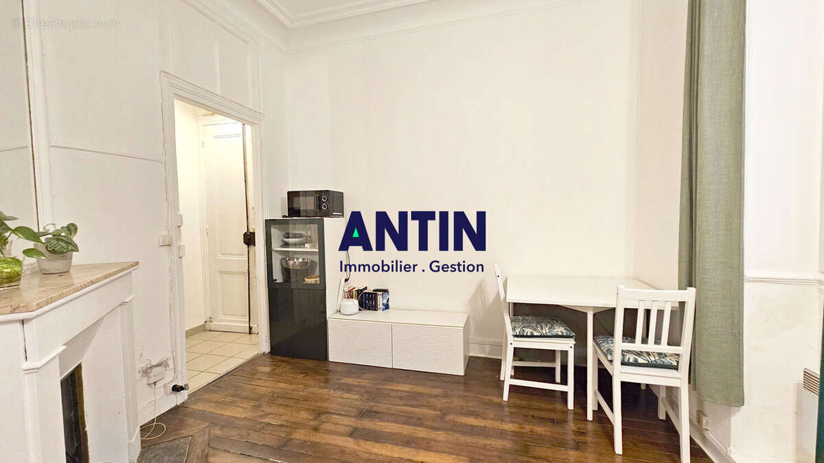 Appartement à PARIS-17E