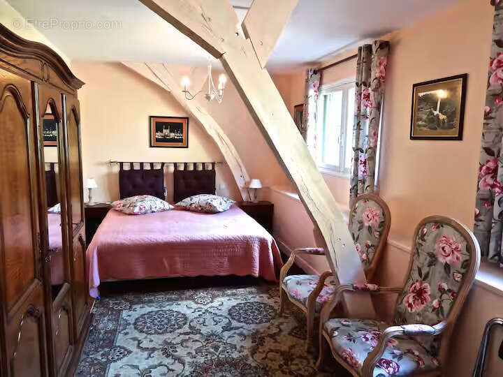 Maison à TOURNON-SAINT-PIERRE