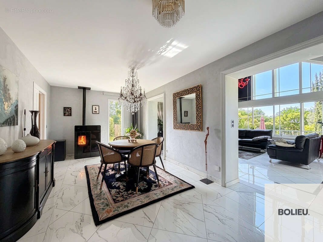 Maison à CRANVES-SALES