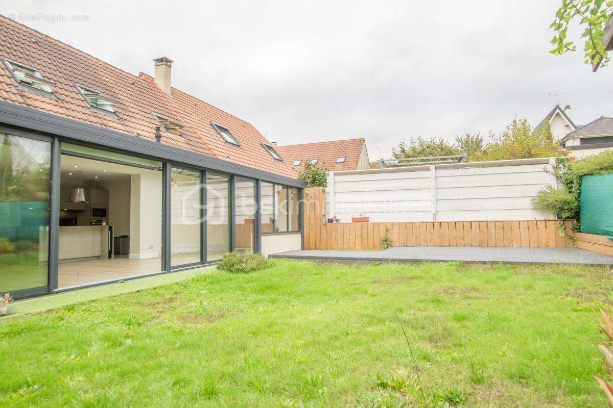 Maison à LEUVILLE-SUR-ORGE