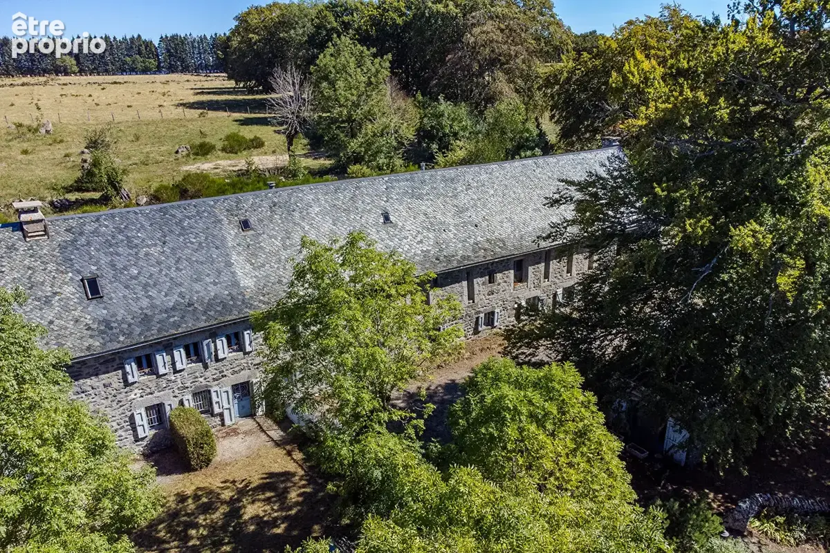 Domaine d'exception +500 m² sur 1,7 ha, Vue panoramique Aubrac,  Idéal Gîte ou Grande Demeure - photo 1