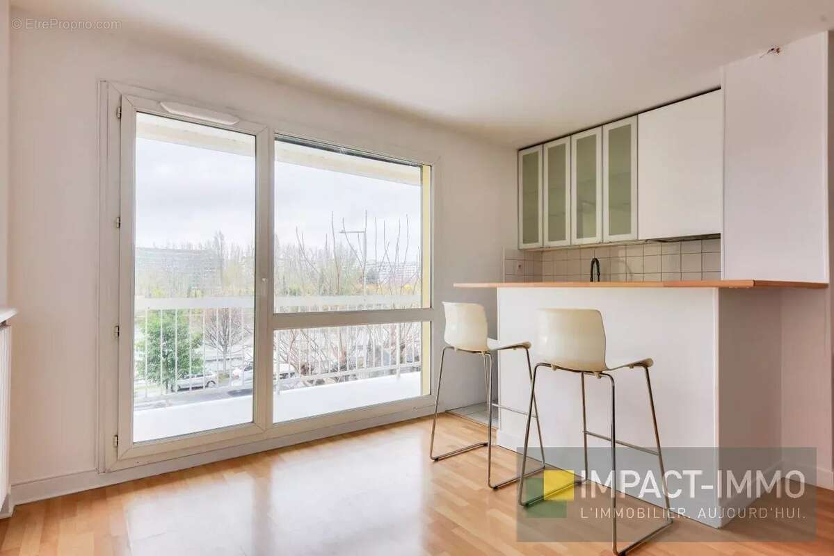 Appartement à COURBEVOIE