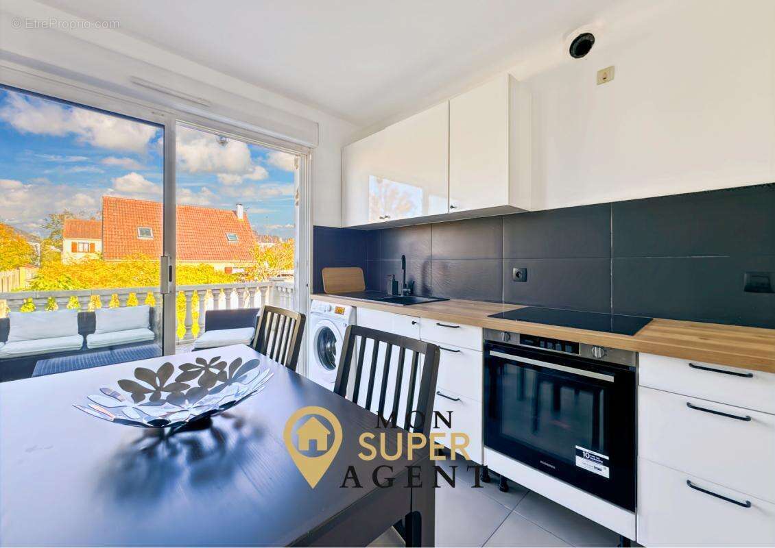 Maison à VAUX-LE-PENIL