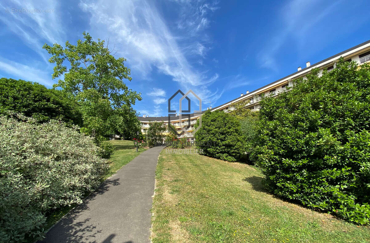 Appartement à CHENNEVIERES-SUR-MARNE