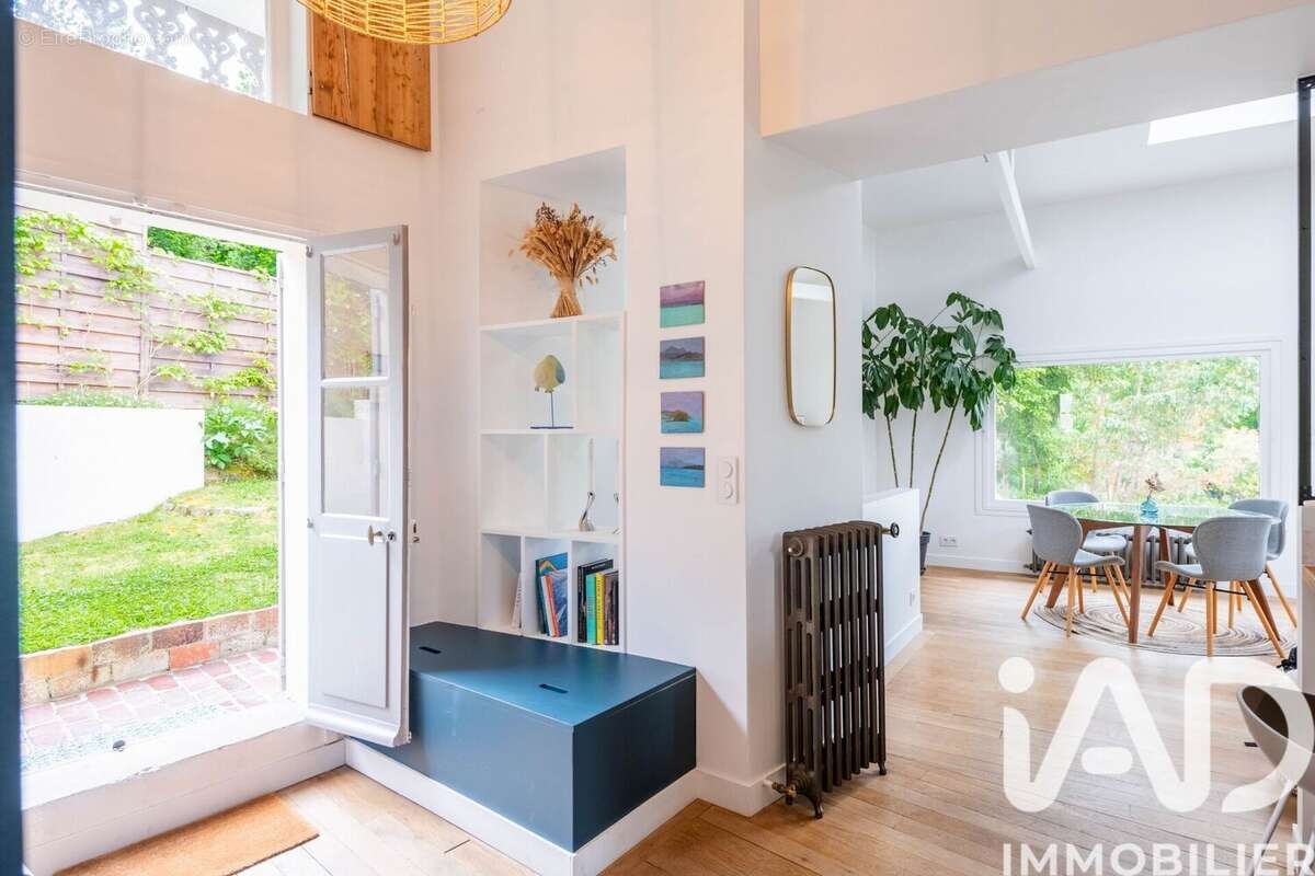 Photo 9 - Maison à LA CELLE-SAINT-CLOUD