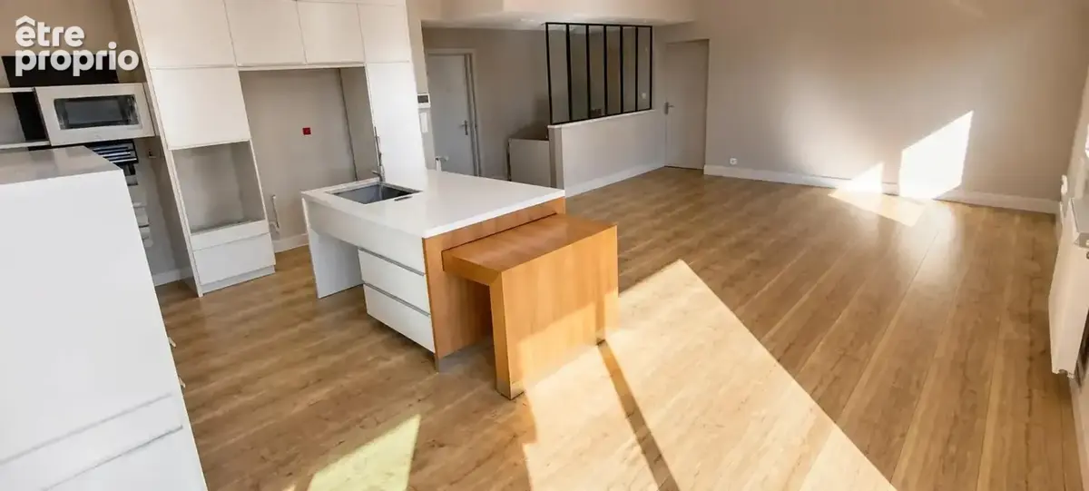 Appartement récent et climatisé de 5 pièces de 210 m² à Ruaudin - photo 4