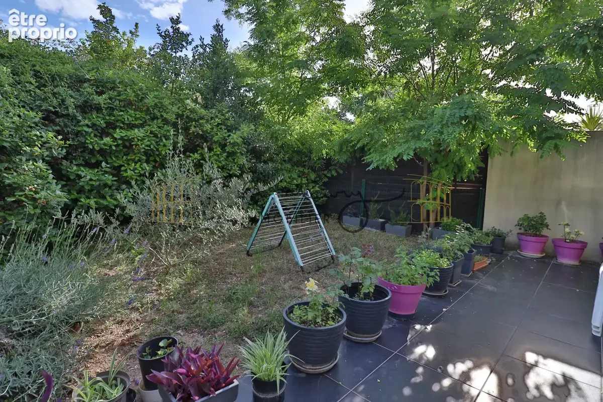A vendre a nimes maison avec garage et jardinet - photo 2