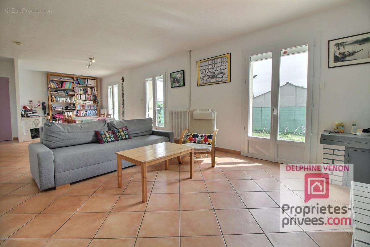 Exclusvité - Maison 3 chambres + bureau à 2 pas des écoles et des commerces à Châteauneuf sur Loire - photo 3