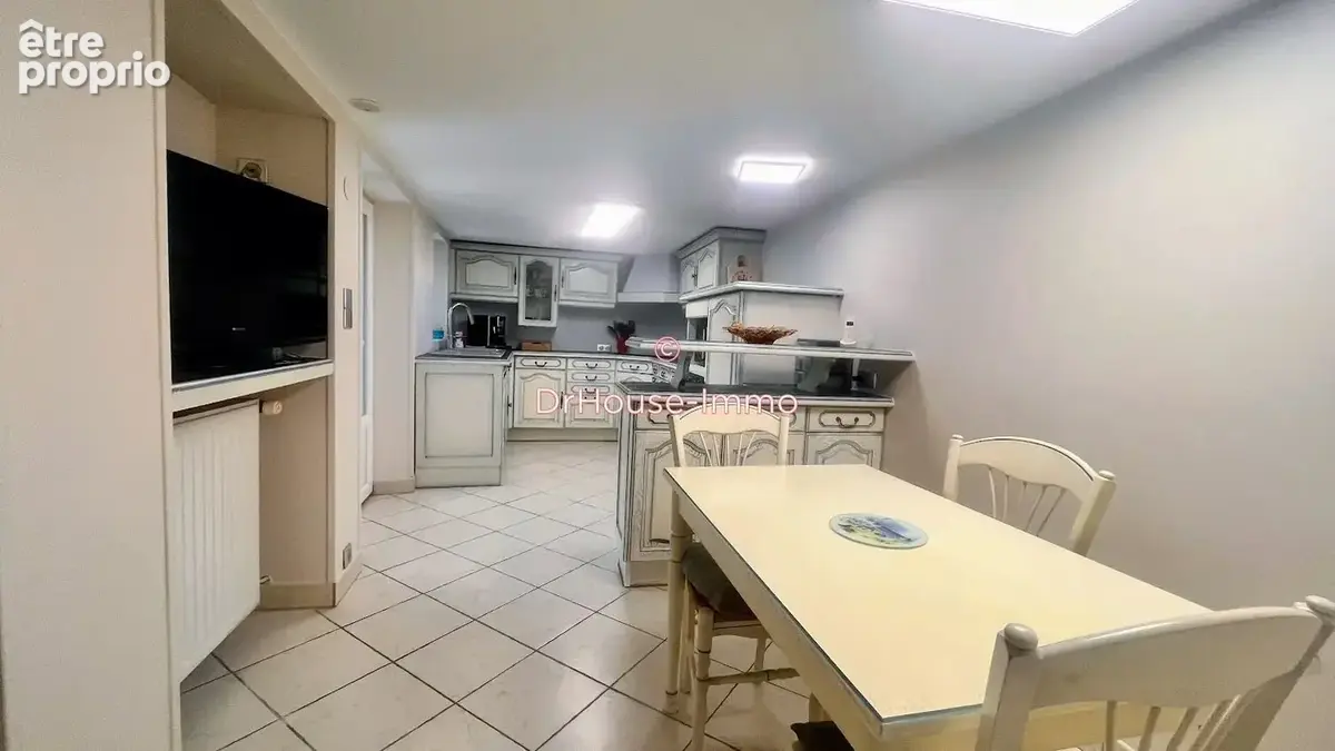 Maison 8 pièces 163 m² à vendre à La Haye-Du-Puits (50250) - photo 4