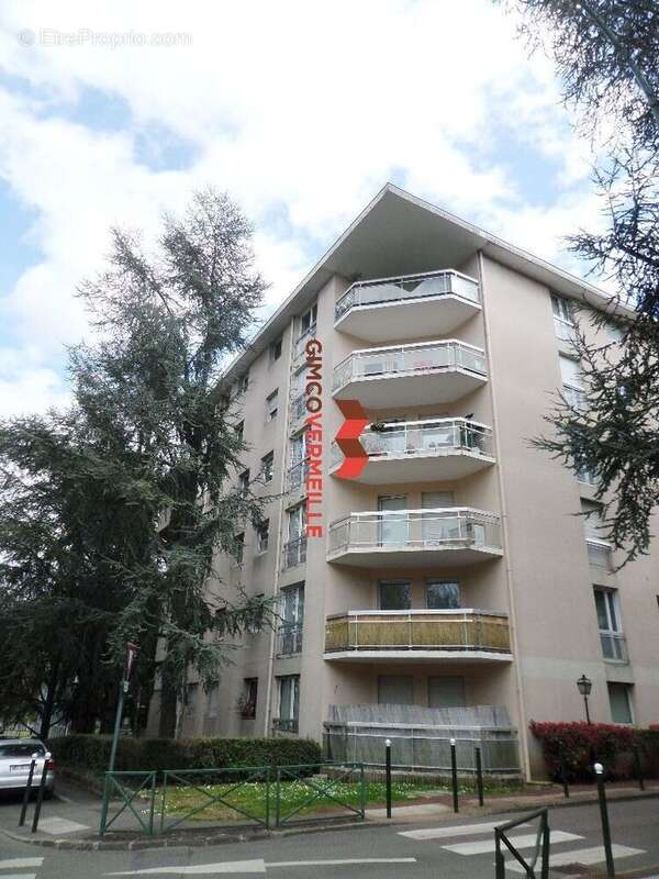 Appartement à LA CELLE-SAINT-CLOUD