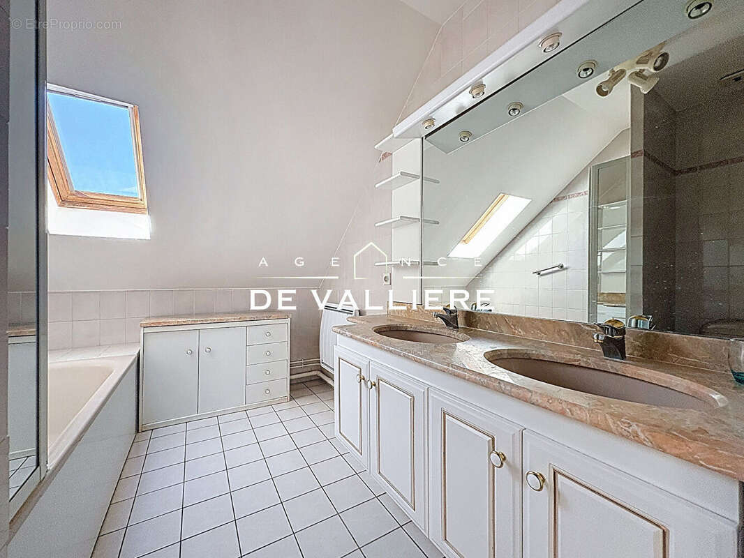 Appartement à NANTERRE