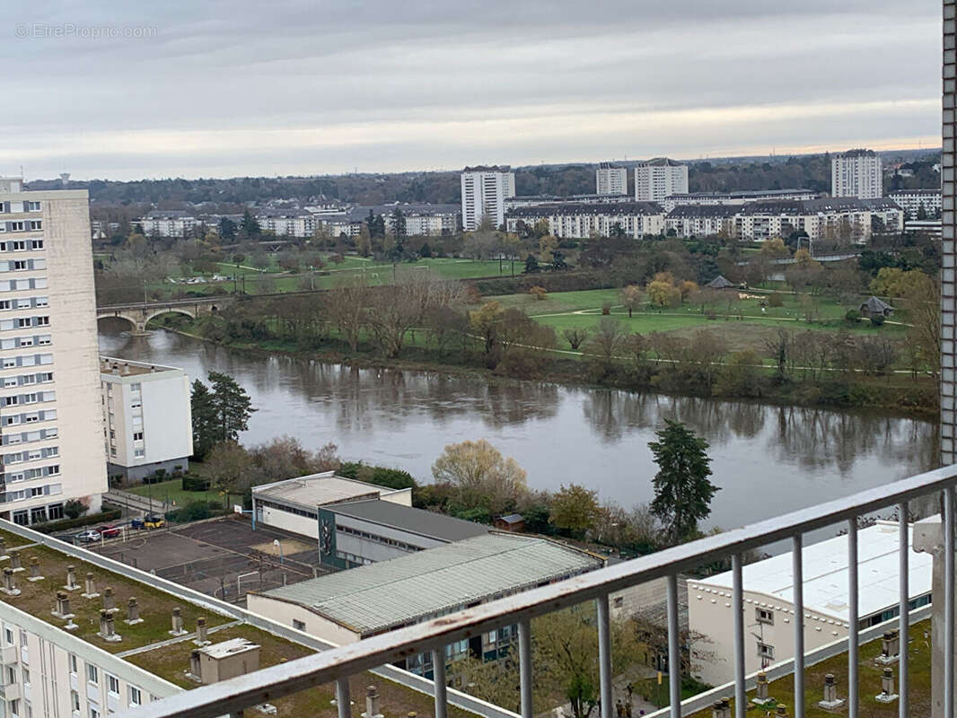 Appartement à vendre à Tours : Le bonheur au 17 ème étage ! - photo 2