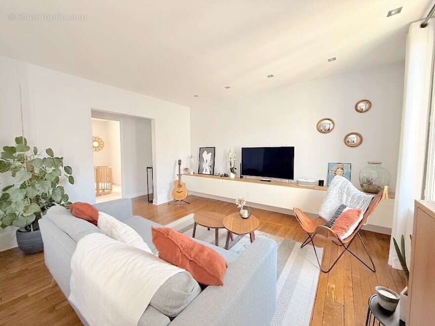 Appartement à SAINT-MAUR-DES-FOSSES