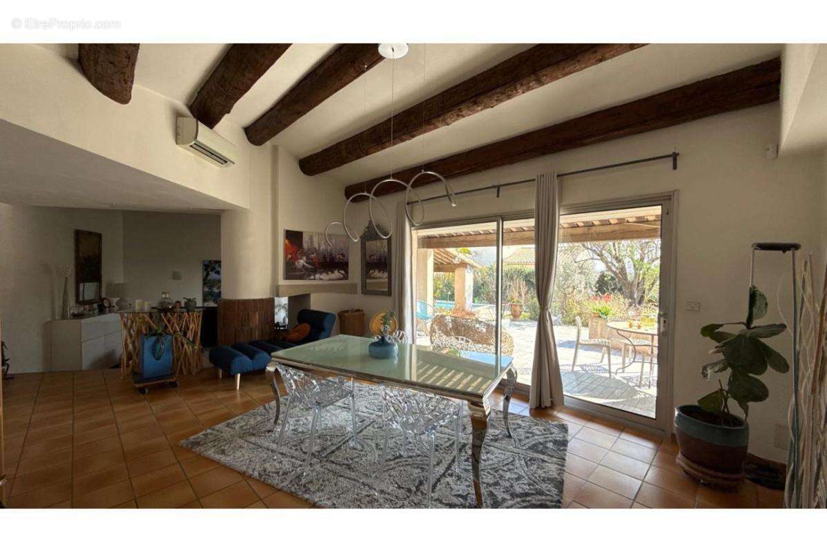 Maison à LA FARE-LES-OLIVIERS