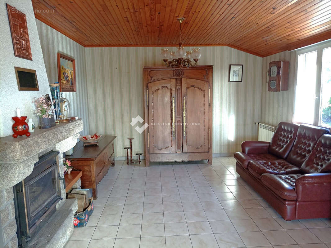 Maison à QUINTIN