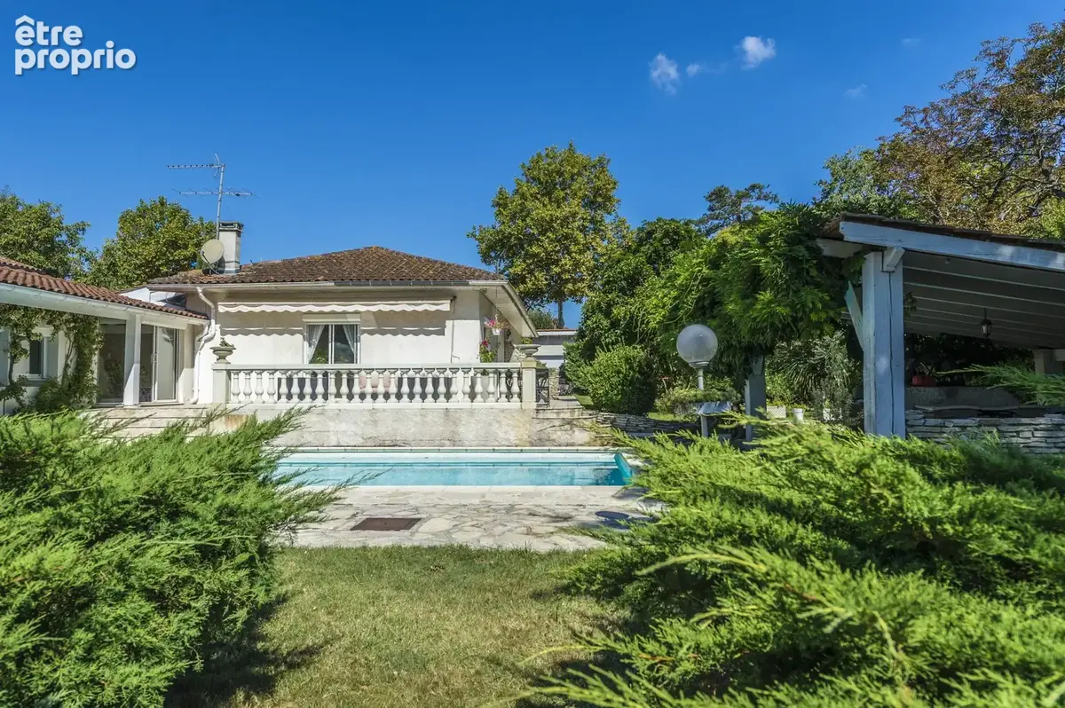 Maison 243 m² à Roques  - photo 1