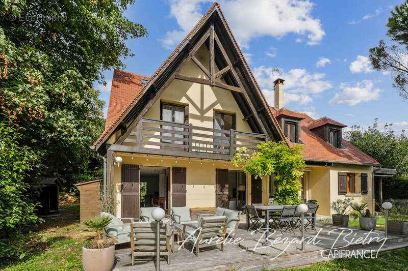 Maison à VAUCRESSON