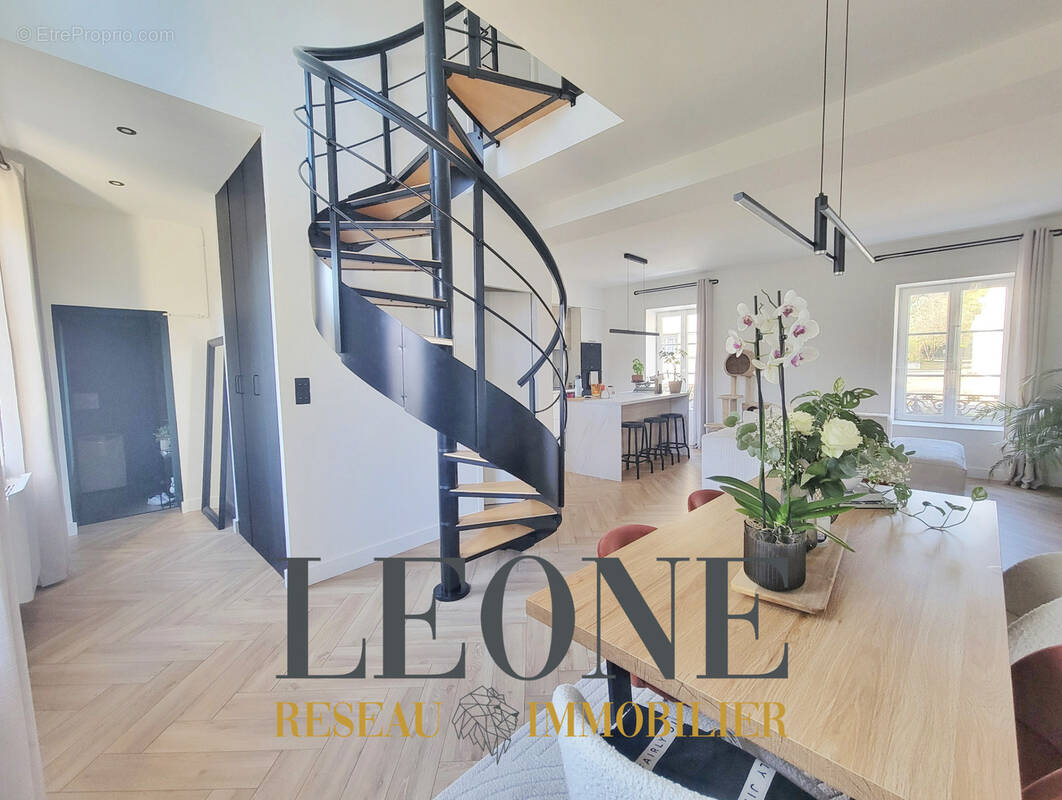 Appartement à SAINT-GENIS-LAVAL