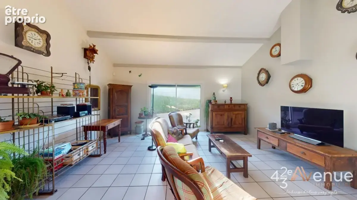 Maison 5 pièces 146 m² à vendre à Saint-Genest-Lerpt (42530) - photo 3