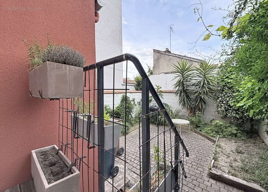 Colombes – exclusivité – charmante maison de ville 3 chambres avec jardin - photo 19