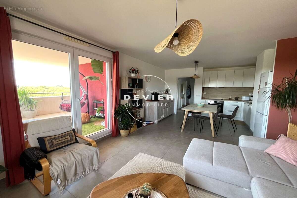 Appartement à SAINT-BRES