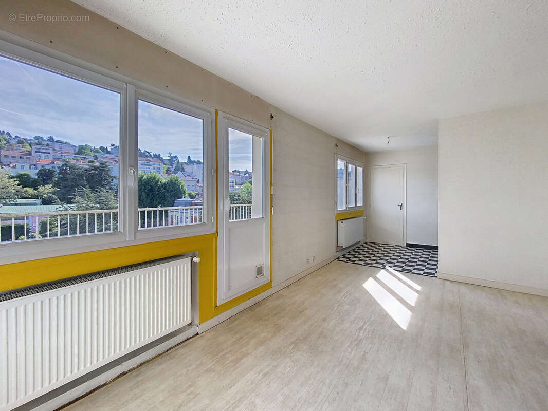 Appartement à SAINT-ETIENNE