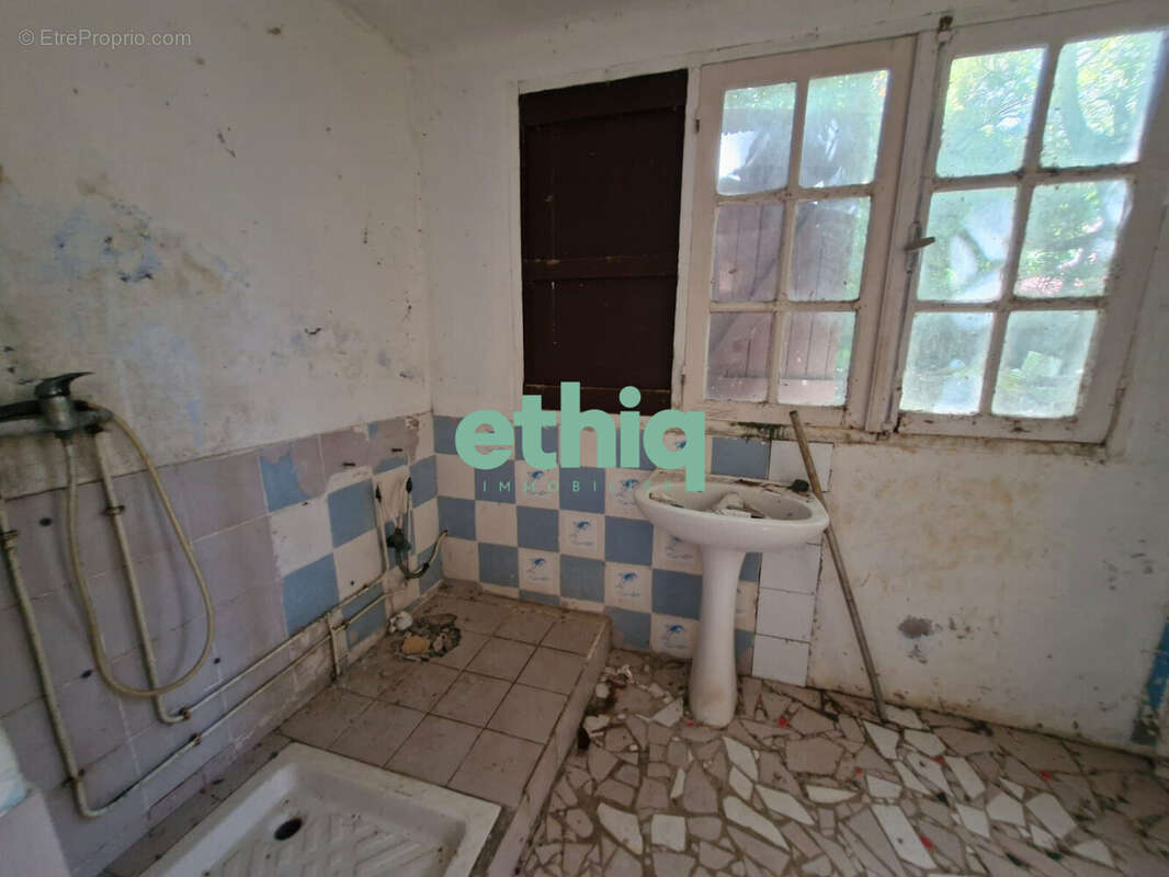 Maison à PETIT-BOURG