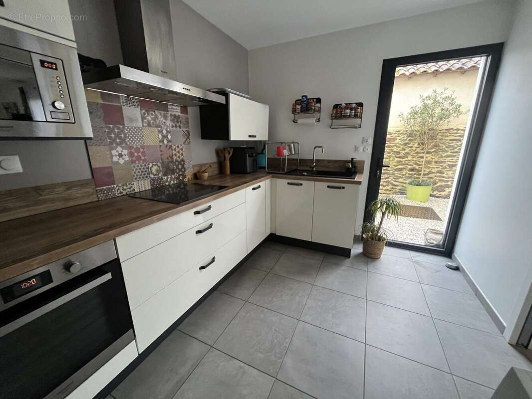 Maison à SAINT-LEGER-LES-VIGNES