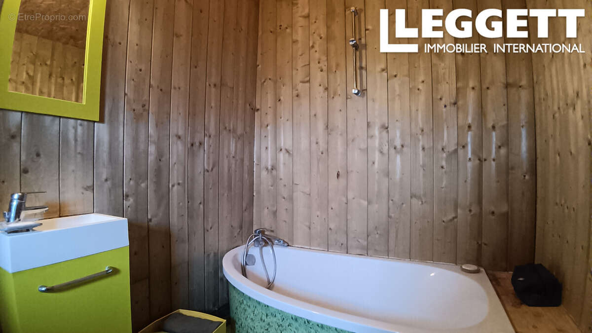 Maison à CHAILLAC-SUR-VIENNE