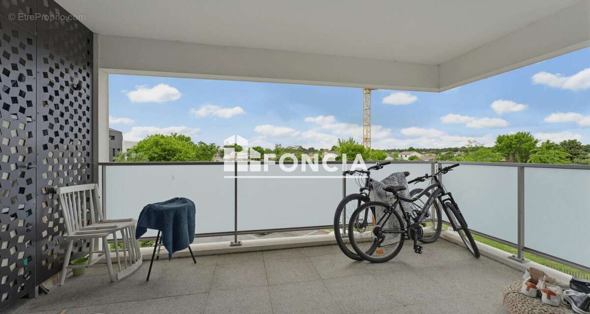 Appartement à PAREMPUYRE