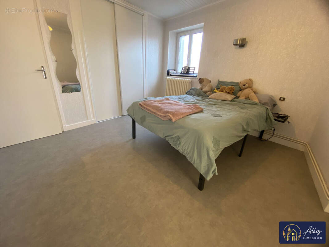 Immeuble à vendre BORT LES ORGUES - Appartement à BORT-LES-ORGUES