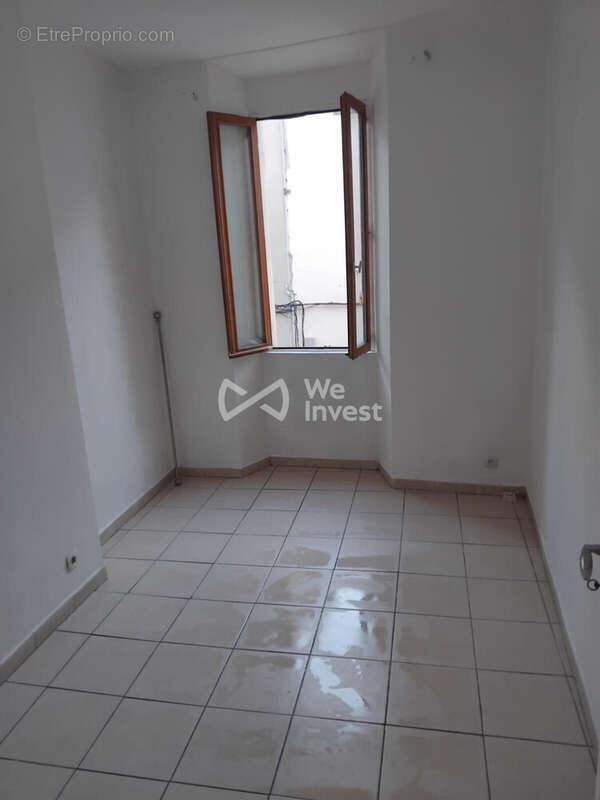 CHAMBRE - Appartement à BRIGNOLES