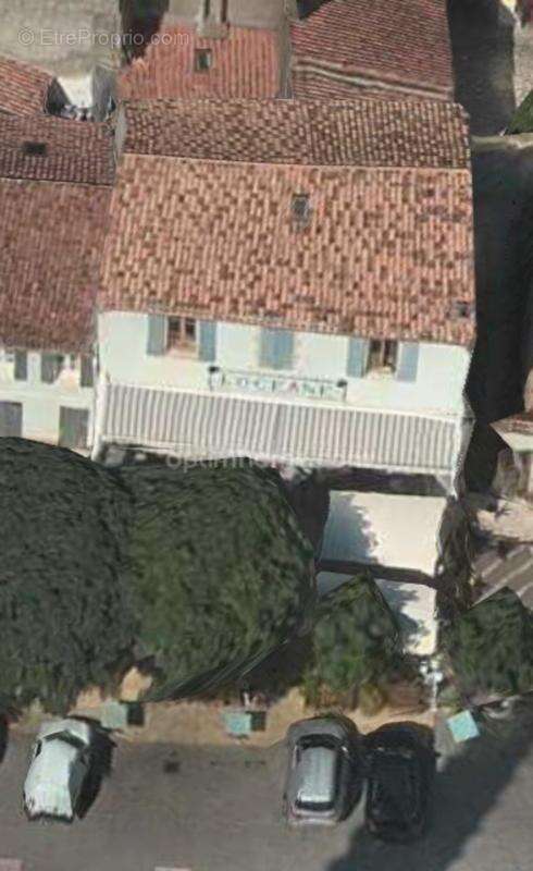 Immeuble murs avec commerces et licence à ARS EN RÉ 17590 - photo 20