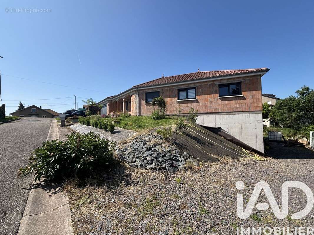 Photo 2 - Maison à MONCOURT