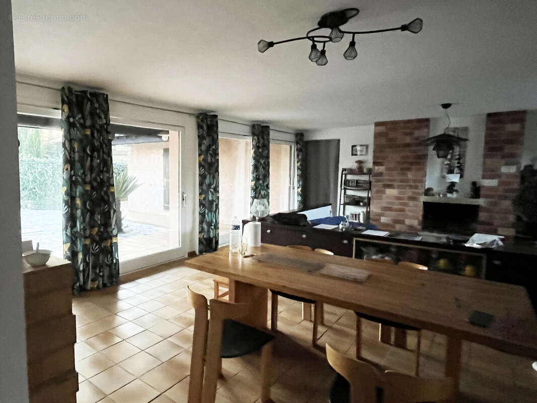 Maison à LORGUES