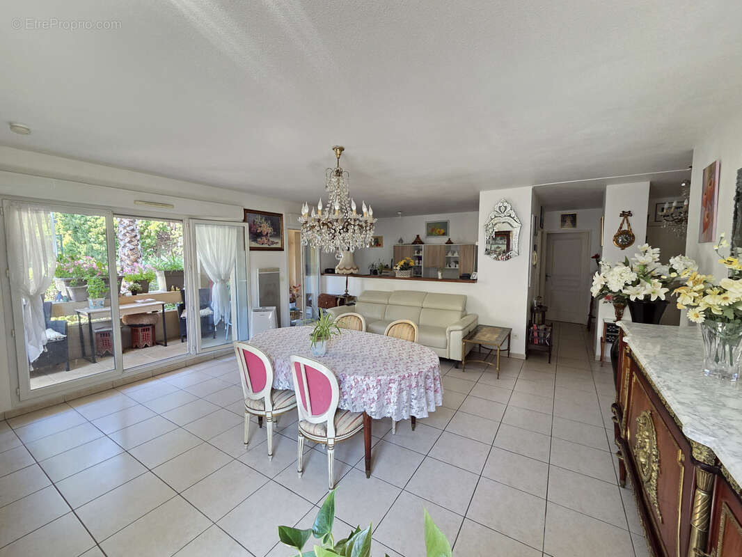 Appartement 4 pièces - terrasse - piscine - garage et parking - photo 8
