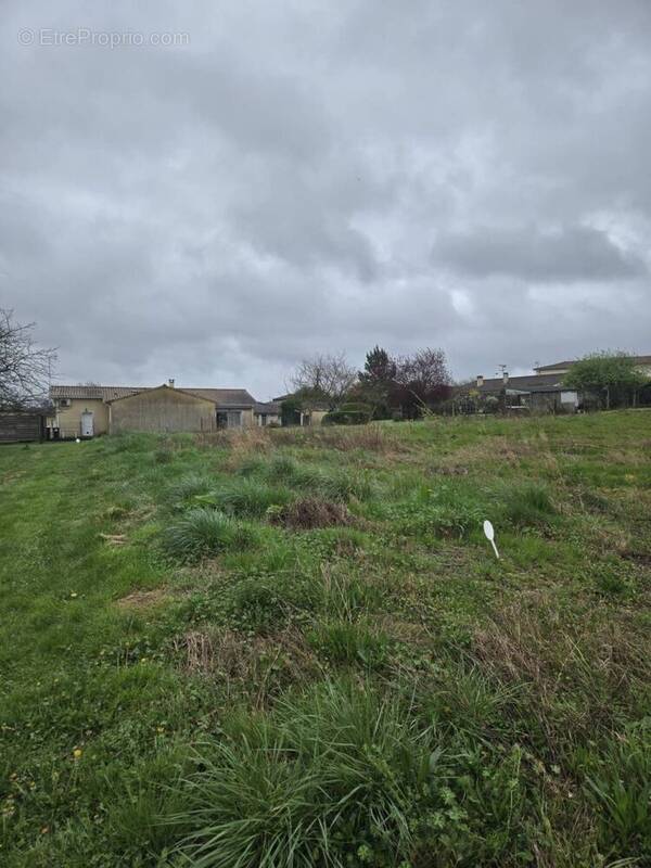 Terrain à SAINT-MAGNE