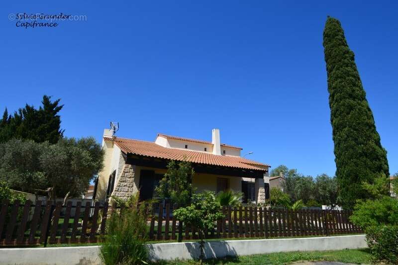 Villa à vendre 4 pièces SALIN DE GIRAUD (13)sans mitoyenneté - photo 3