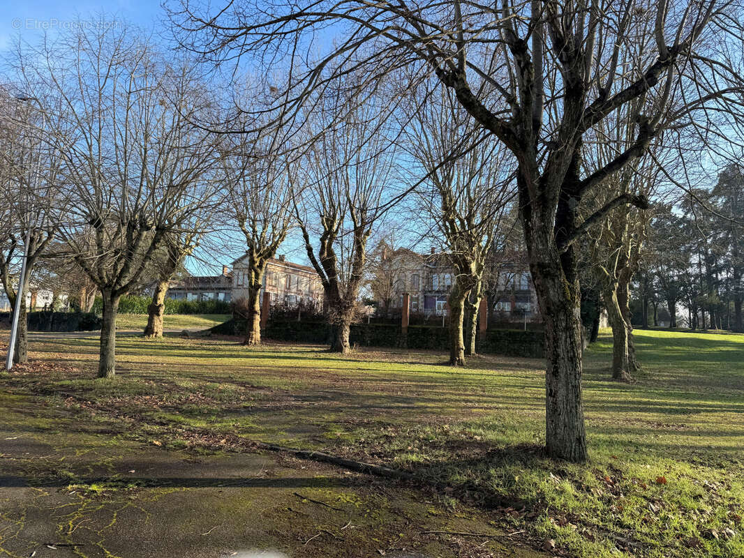 Appartement à YZEURE