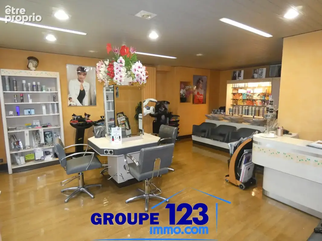 Maison et local commercial - photo 2