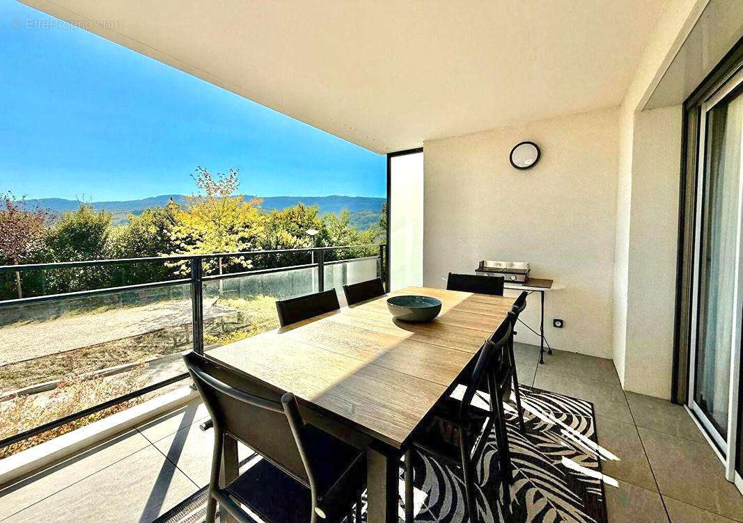 Appartement à SALES