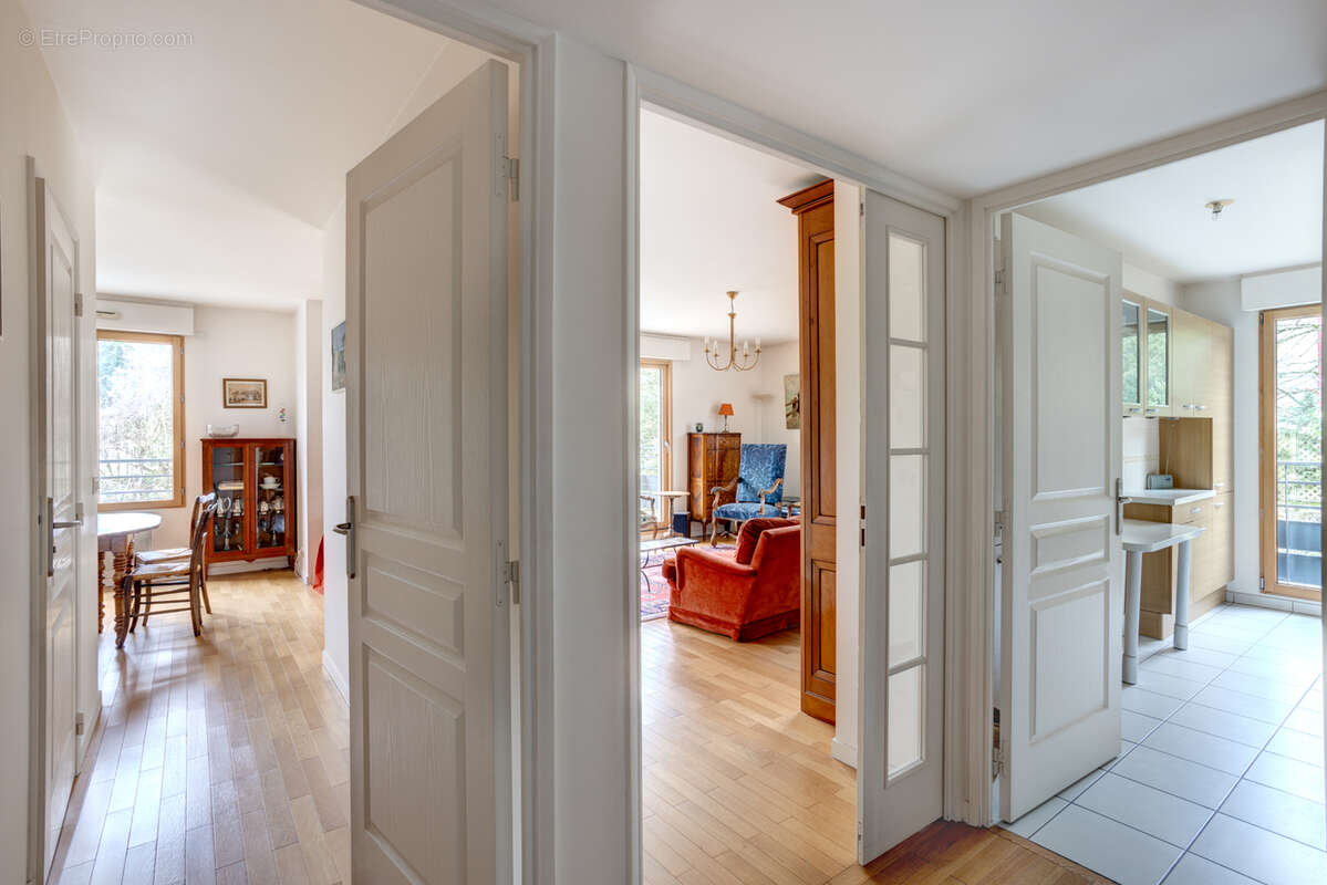 Appartement à VILLE-D'AVRAY