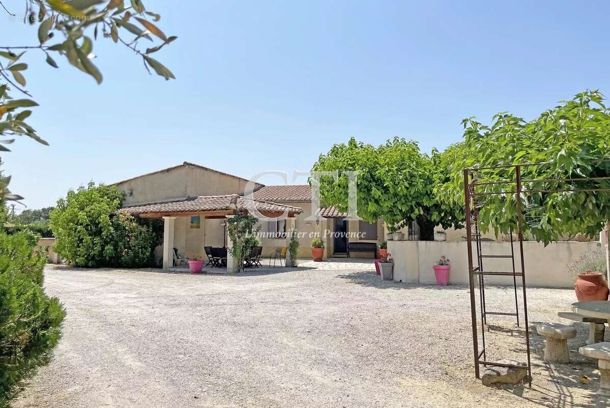 Maison à VAISON-LA-ROMAINE