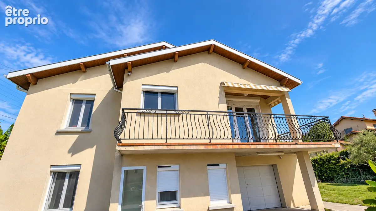 Photo Maison à Chazelles-Sur-Lyon au prix de 273 000€