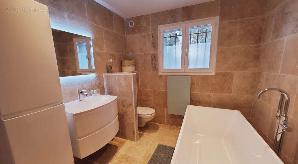 Maison à PLAN-DE-LA-TOUR