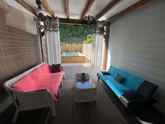 Maison à LES TROIS-ILETS