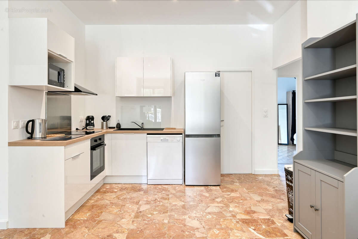 Appartement à MARSEILLE-4E
