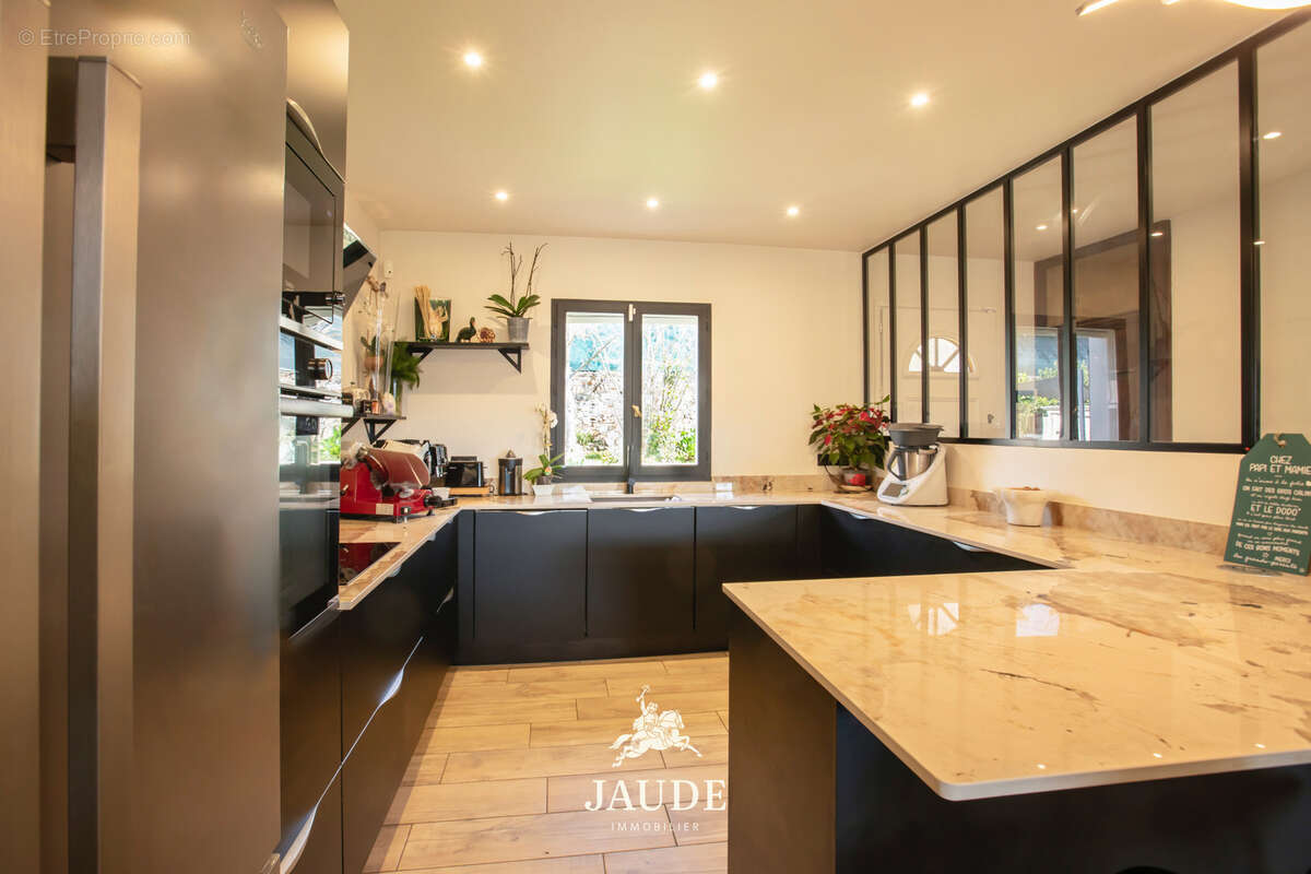 Maison à PLAN-DE-LA-TOUR