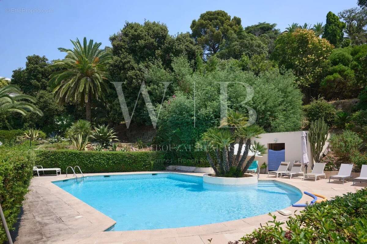 Cannes, la Basse Californie - Luxueux 5 P en dernier étage avec vue mer dans résidence avec piscine - photo 3