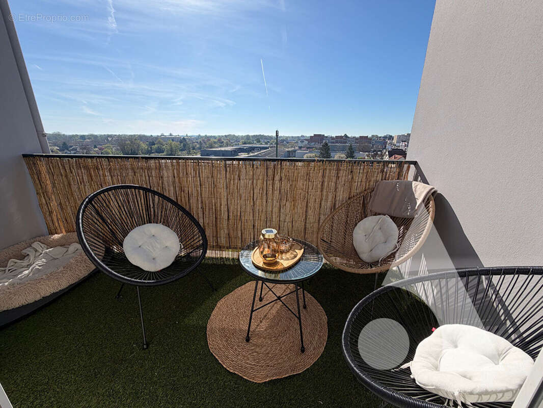 Appartement à SAINT-JULIEN-LES-VILLAS